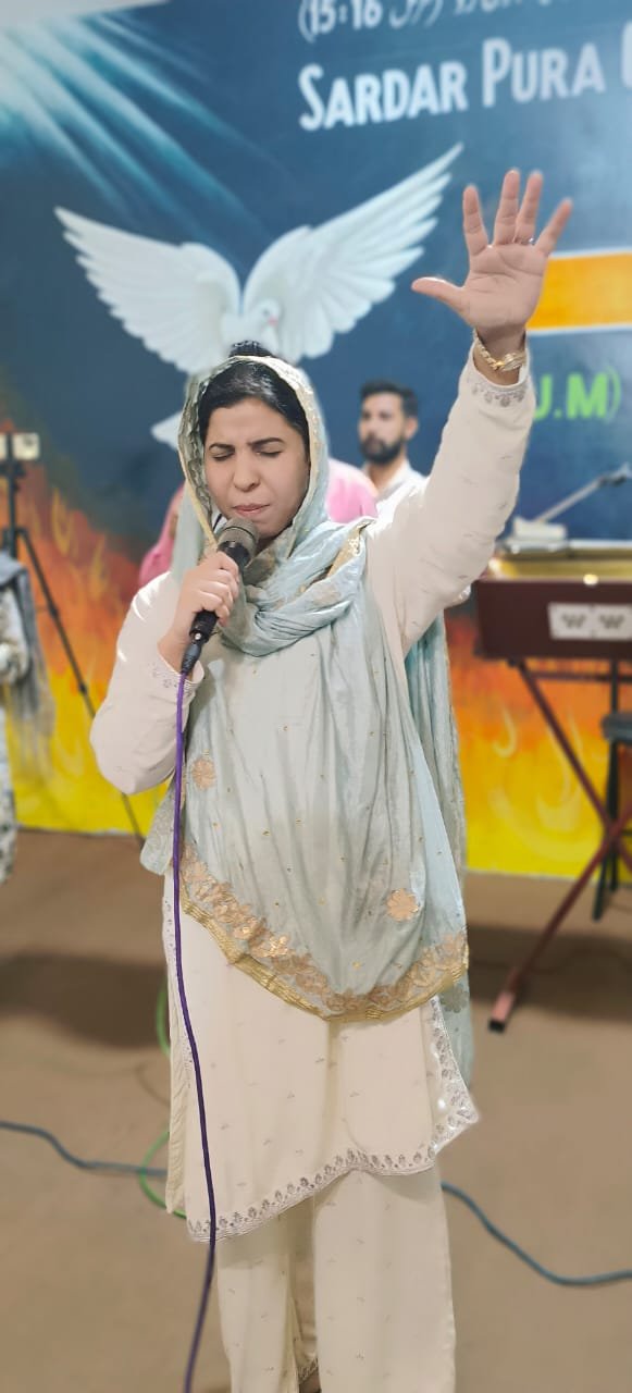 Evangelist Hina Nasir